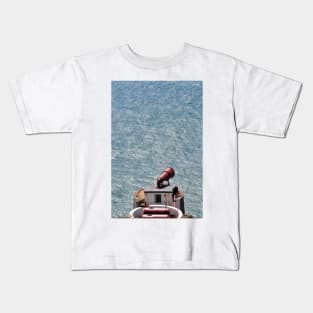 Looking out to sea: Mull of Galloway Lighthouse foghorn Kids T-Shirt